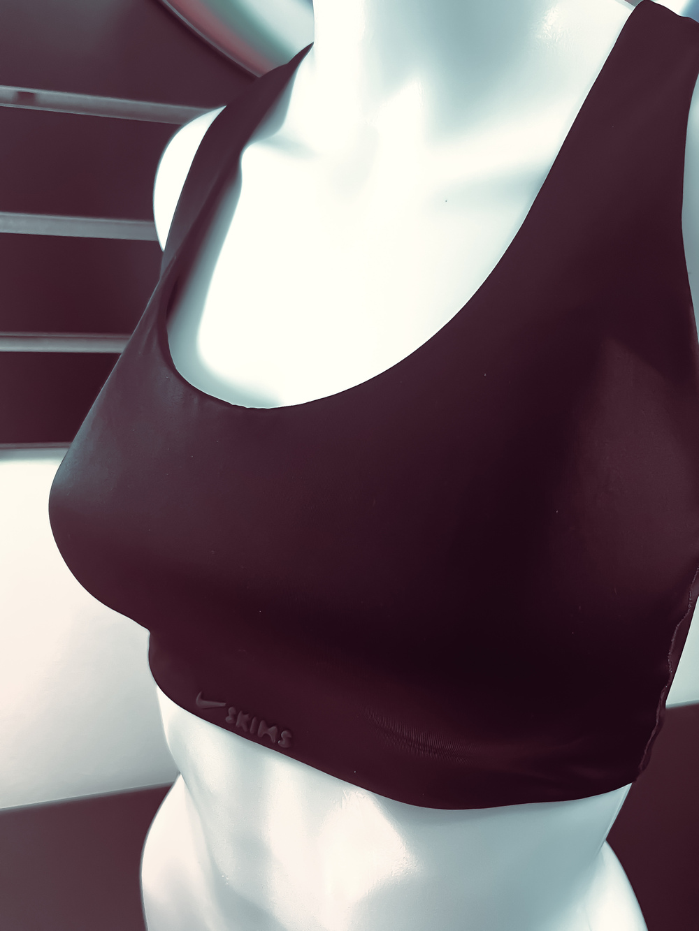 ✨ NWT SKIMS Shine Racer Back Bra Obsidian Black Size M ✨